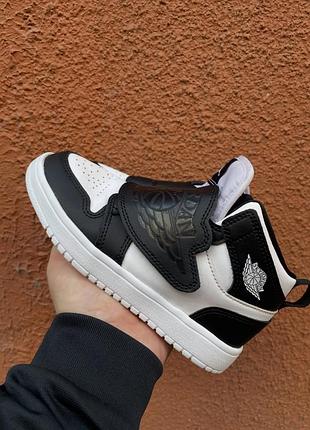 Оригінальні дитячі кросівки jordan 30-31 розмір 19 см