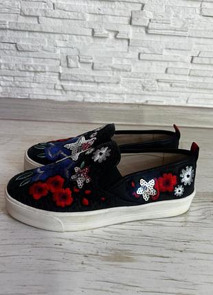 Красиві шкіряні вишиті пуфлі мокасіни сліпони kurt geiger