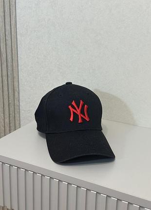 Кепка new era