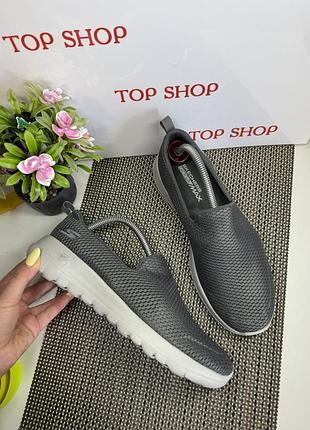 Оригинальные спортивные слипоны кроссовки без шнурков skechers