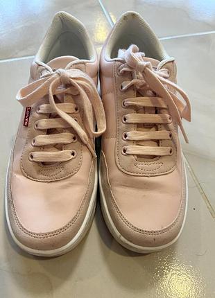Кросівки levi’s 24,5см. 38р.