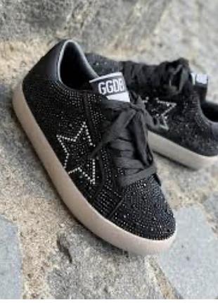 Жіночі кросівки в стилі golden goose