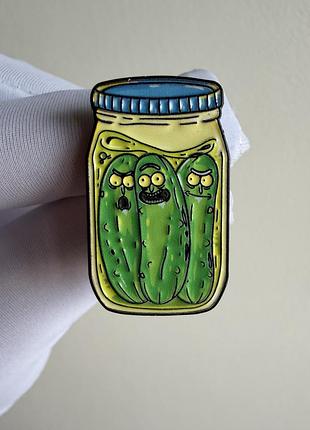 Пін значок металевий брошка «огірочки рік і морті (pickle rick) у банці — rick and morty» огірок рік