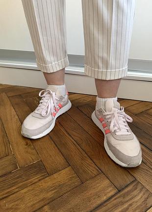 Легенькі кросівки adidas