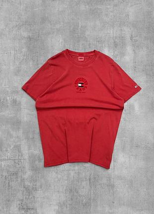 Футболка tommy jeans оригінал червона футболка томмі хілфігер варена з великим вишитим логотипи