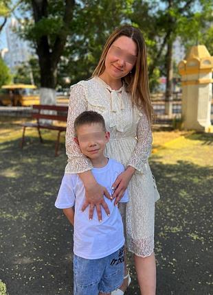 Мережевна молочна сукня