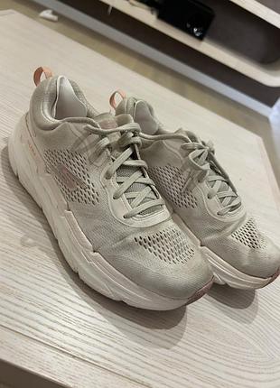 Skechers max cushioning / білі кросівки скечерс ultra go (розмір 39)