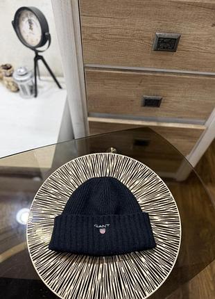 Шапка від бренду gant