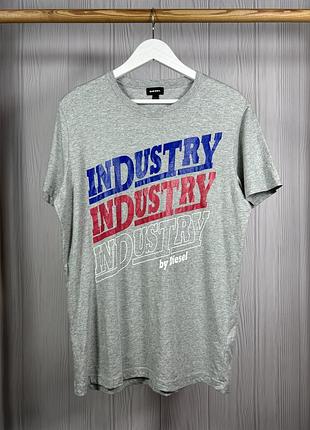 Diesel industry big tripple logo красива футболка в ідеальному стані розмір l