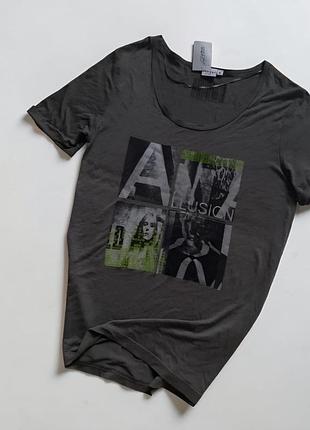 Футболка с принтом нижняя размер м