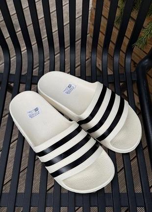Шльопанці adidas