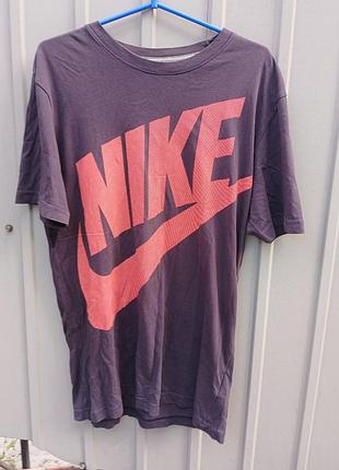 Чоловіча футболка nike.