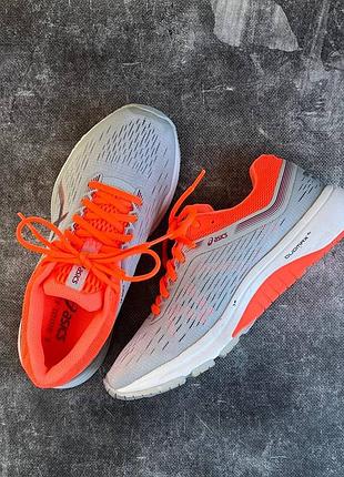 Женские кроссовки asics