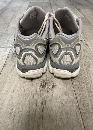 Продам кросівки asics 2