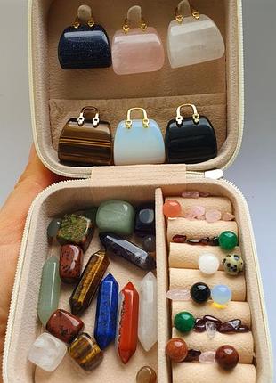 Натуральные камни, сумочки из камней