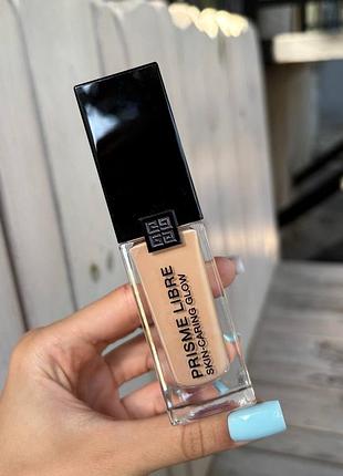 Тональна основа givenchy prisme libre skin caring glow 😍