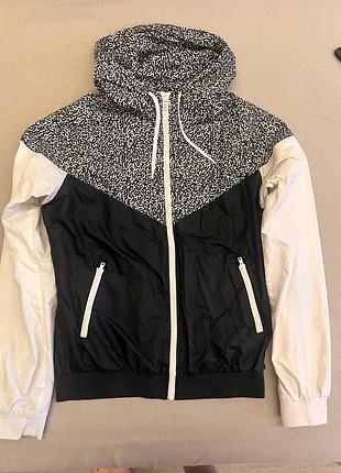 Вітрівка , куртка, худі nike windbreaker розміру m