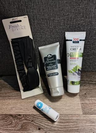 Набір косметики: пов'язка fresh & divine, лосьйон tesori d'oriente, крем jee cosmetics та бальзам the doctor