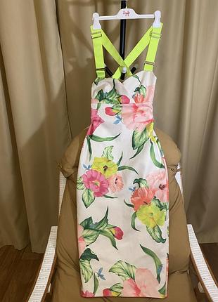 Ted baker неймовірно гарна, стильна, ефектна сукня, відомого британського бренду, виглядає дуже круто