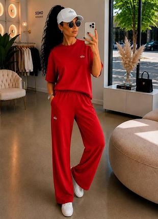 Костюм жіночий