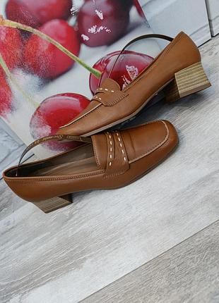 Женские туфлы лоферы из натуральной кожи shoe tailor светло коричневого цвета стойкий каблук размер 38/38,5