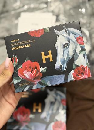Лимитированная палетка для макияжа лица hourglass ambient lighting edit unlocked — horse