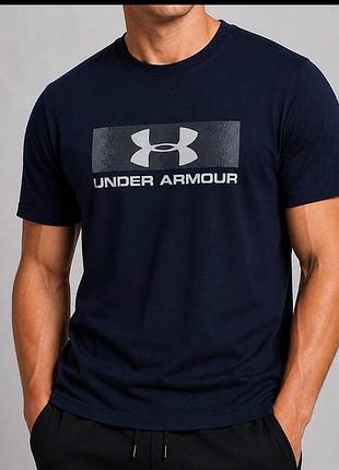 Чоловіча літня спортивна футболка under armour. модель виконана з тонкого трикотажу кулер.