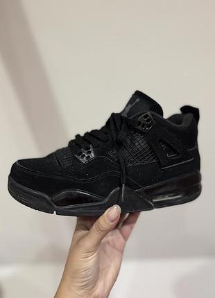 Кросівки nike air jordan 4 retro "black cat" — одна з найвідоміших і повністю чорних моделей у лінійці air jordan.