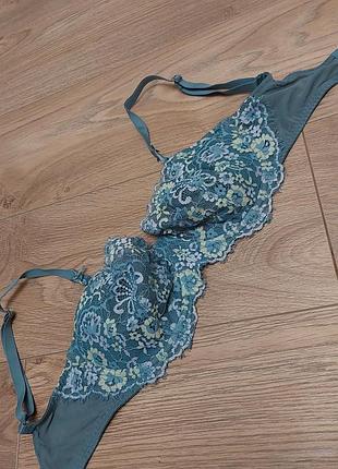 Мереживний бюстгальтер від бренду victoria's secret ( l8)