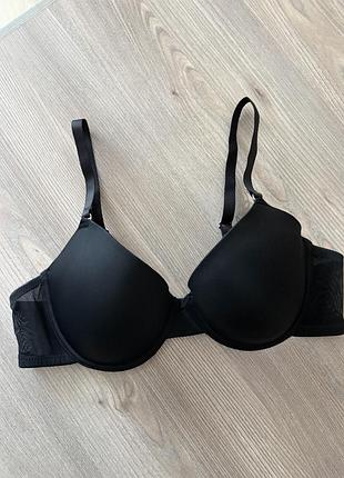 Чорний гладенький базовий бюстгальтер primark