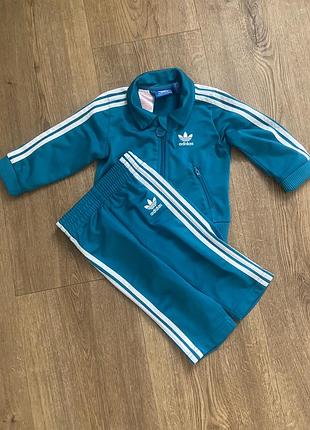 Спортивний костюм adidas
