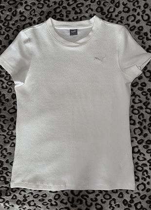 Футболка puma жіноча ( білого кольору size s/m) стан ідеальний ( вдягалась пару разів ) без дефектів і плям