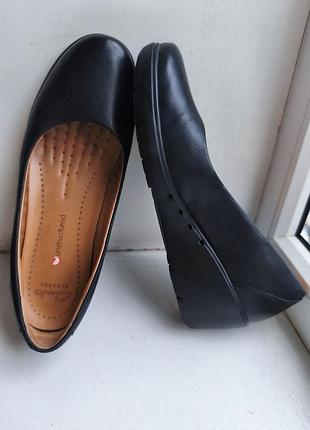 Туфли женские кожаные на танкетке clarks
