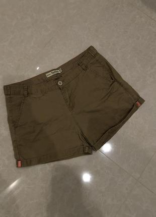 Шорты в стиле zara хаки