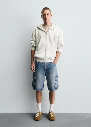Cargo short колір: блакитний джинсові шорти карго. застібка на блискавку. п‘ять кишень та дві бічні карго кишені.