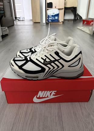 Продаю кросівки nike розмір 42(26,5см)