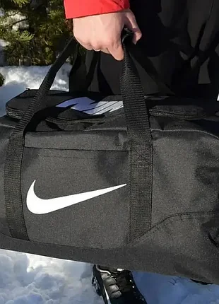 Спортивная дорожная сумка nike для спорта тренировок путешествий