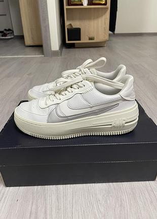 Продаю кросівки nike розмір 37(23,5-24см)