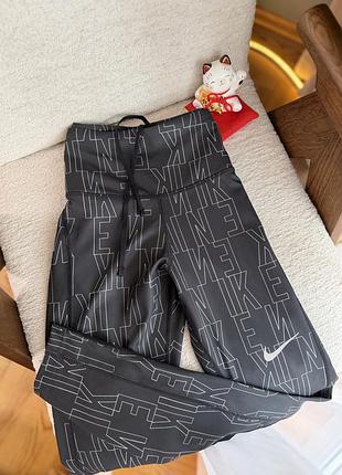 Чорні спортивні лосини nike