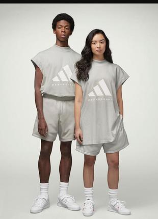 Adidas basketball performance унисекс футболка удлиненная оверсайз