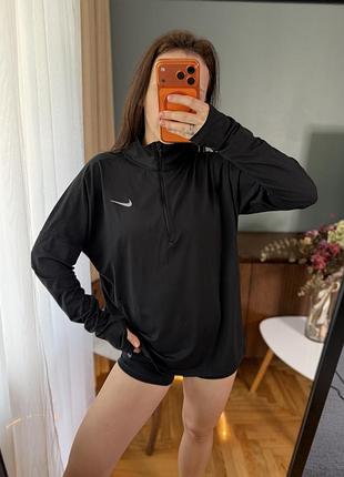 Чорна спортивна кофта лонгслів nike