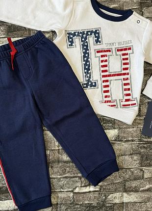 Новий спортивний костюм на флісі tommy hilfiger оригінал розмір 24 міс 2 роки