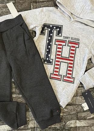 Спортивний костюм на флісі tommy hilfiger оригінал 3 роки 98-104