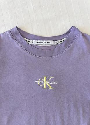 Футболка центрлого calvin klein