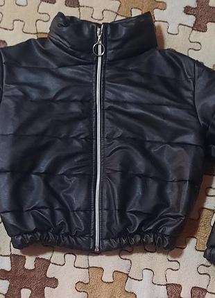 Укорочена куртка пуховик пуффер з екошкіри made in italy стан нової речі розмір xs / 14 років