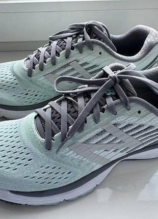 Кроссовки new balance 43 размер, потолка 28 см. состояние отлично
