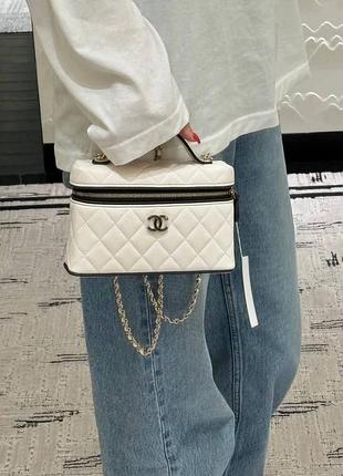 New сумка chanel была з чорним маленька