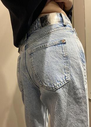 Топові/ексклюзивні джинси жіночі від zara, 36 розмір (м), спец партія, серебриста бірка