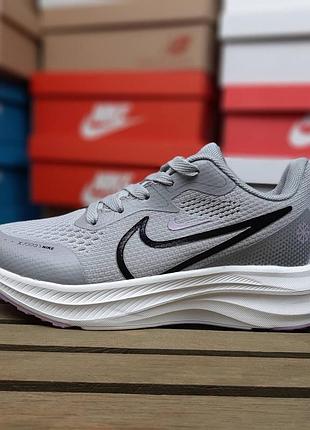 Жіночі кросівки nike zoom світло сірі