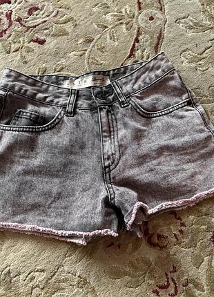 Стильні фіолетові міні шорти denim co